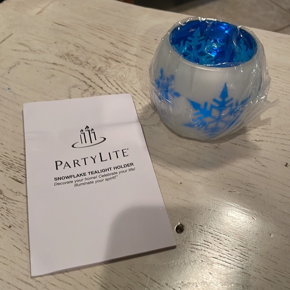 Party Lite snowflake tea light holder - Picture 5 of 5